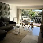 A Avec Terrasse Ensoleillee Antibes