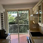 A Avec Terrasse Ensoleillee Apartment