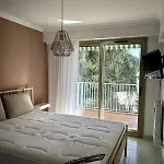 Apartment A Avec Terrasse Ensoleillee Antibes