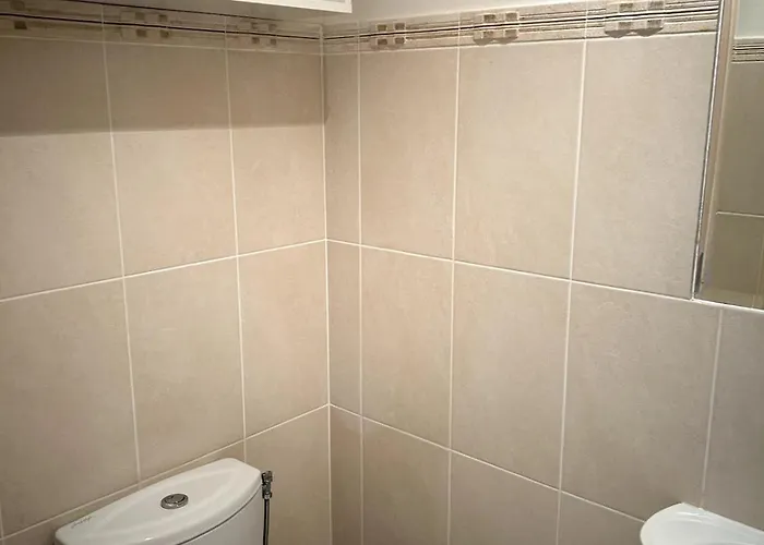 A Avec Terrasse Ensoleillee * Antibes