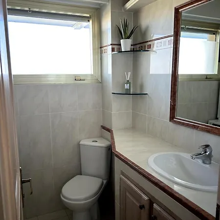 A Avec Terrasse Ensoleillee Apartment *