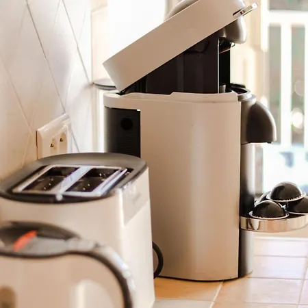 A Avec Terrasse Ensoleillee *