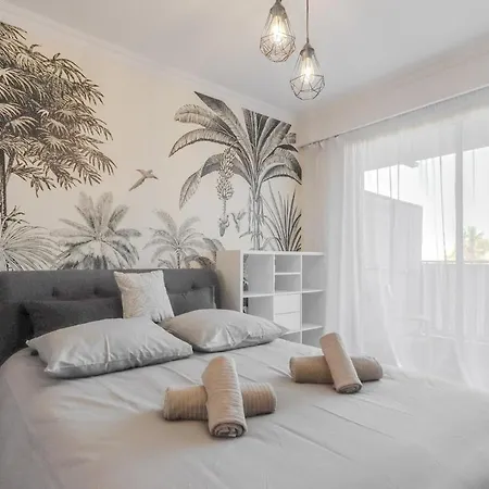 A Avec Terrasse Ensoleillee * アンティーブ