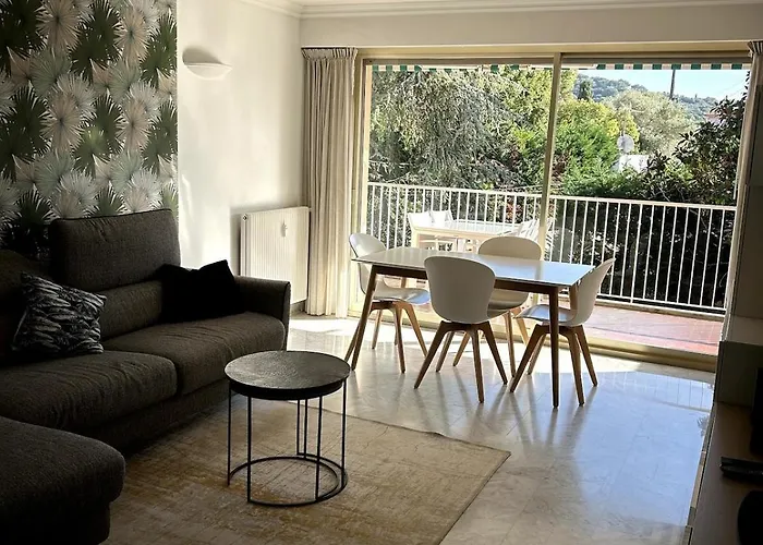 A Avec Terrasse Ensoleillee Antibes