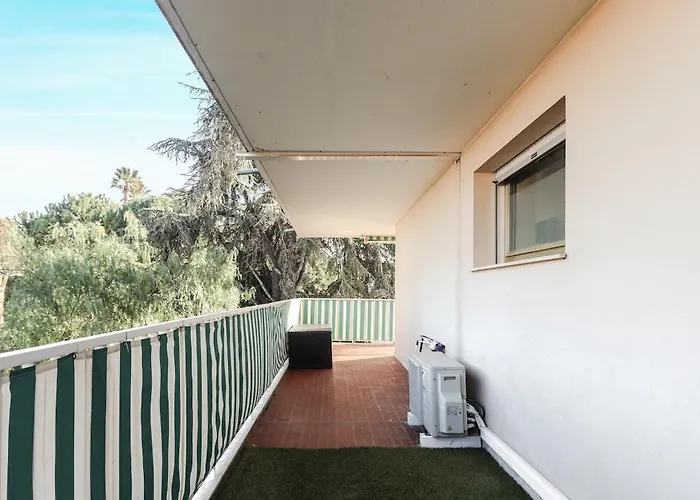 A Avec Terrasse Ensoleillee Apartment