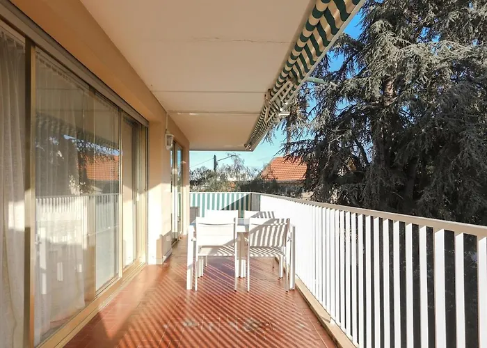 公寓 A Avec Terrasse Ensoleillee 昂蒂布