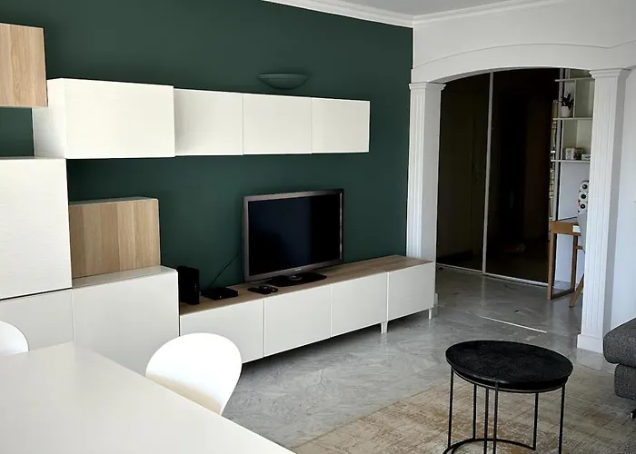 A Avec Terrasse Ensoleillee