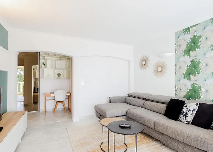 A Avec Terrasse Ensoleillee Apartment *