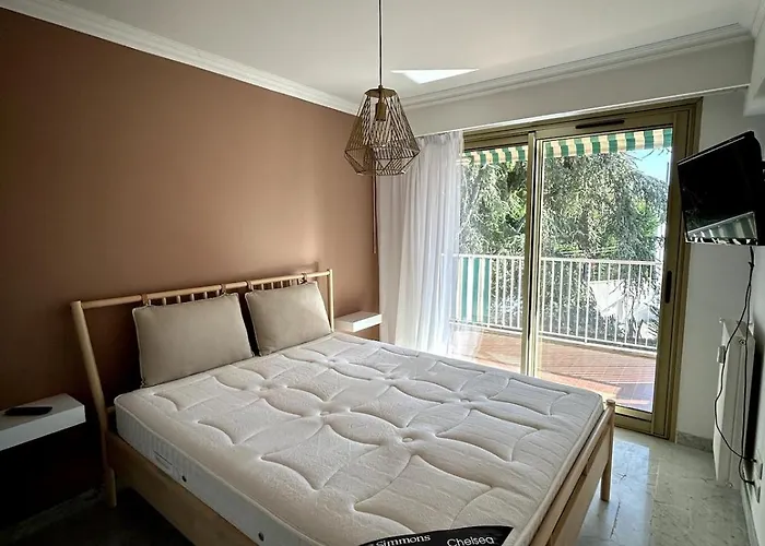 A Avec Terrasse Ensoleillee Apartment