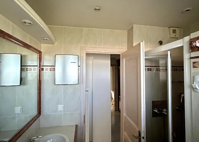 A Avec Terrasse Ensoleillee 公寓 昂蒂布